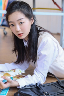 好看的PRADA大片朋友妈妈
